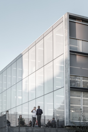 Beton, Glas, Rampe, SLETH, Kulturhauptstadt, Aarhus, Industriegebiet,Gentrifizierung, Brohaus, glass, concrete, Riss, landscape architecture, architecture, 2017, Baunetz, Rasmus Hjortshj C O A S T