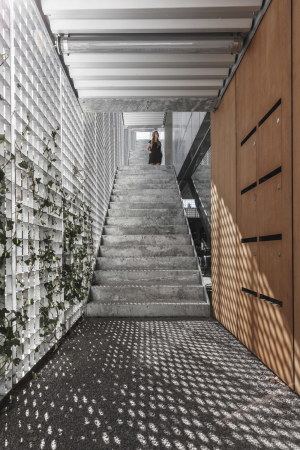 Beton, Glas, Rampe, SLETH, Kulturhauptstadt, Aarhus, Industriegebiet,Gentrifizierung, B�rohaus, glass, concrete, Riss, landscape architecture, architecture, 2017, Baunetz, Rasmus Hjortsh�j C O A S T