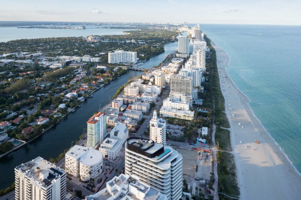 Baunetz, Baunetz-Meldung, Architektur, Architekt, architect, architecture, Architekt gesucht, Meldungen, architecture-news, Architektur Deutschland, deutsche Architekten, german architecture, young architects, OMA, Faena Forum, Miami Beach, Neubau, Kunst, Kultur, Culture, art centre, perfromance art, new building, OMA, Iwan Baan, Philippe Ruault, 2016, Florida, USA, Amerika, Rem Koolhaas, America,