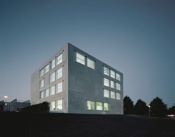 Stuttgart, Vaihingen, Hochschule fuer Medien, Simon Frei Architekten, Solitr, Beton, Kubus, 2016, Germany, media, concrete, block, cube,