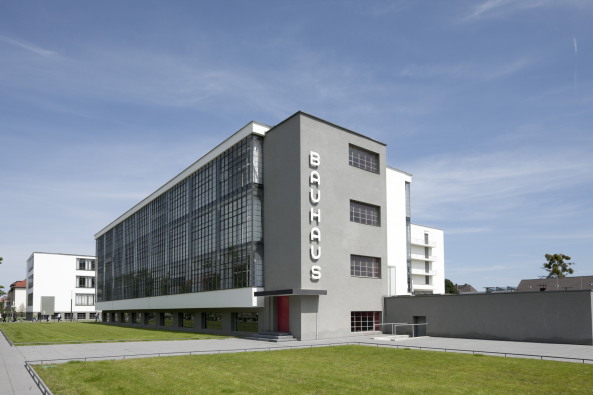 Gonzlez Hinz Zabala, Claudia Perren, Regina Bittner, Frank Assmann, Helmut Lethen, werkstattcharakter, kollektives erstaunen, bauhaus, 100, jubilum, dessau, neubau, grundstein, grundsteinlegung, gropius, walter, gropiusbau, 90, -jhriges, park, stadt, glas, kubus, black box, schwarz, Tadashi Okochi, Pen Magazine, stiftung