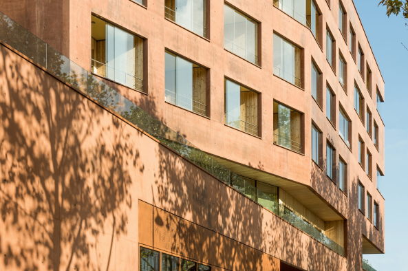 Paris, Frankreich, 2016, Brenac + Gonzalez,  lot Yersin, Paris Habitat, social residence, day hospital, senior housing, Alzheimer's center, concrete, ship