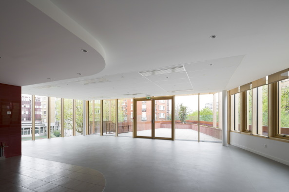 Paris, Frankreich, 2016, Brenac + Gonzalez,  �lot Yersin, Paris Habitat, social residence, day hospital, senior housing, Alzheimer's center, concrete, ship