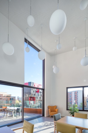 Paris, Frankreich, 2016, Brenac + Gonzalez,  �lot Yersin, Paris Habitat, social residence, day hospital, senior housing, Alzheimer's center, concrete, ship