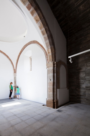 h�ctor fern�ndez elorza, Madrid, Kapelle, Sanierung, Umbau, Kulturzentrum, Umnutzung, renovation, 2016, culture, C�ceres, Montse Zamorano