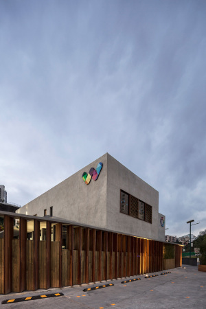 Miguel Montor, Baunetz, baunetz Meldung, Mexiko, Mexico, Mexiko-Stadt, Mexico-City, Umbau, Edge City, Interlomas, Schulbau, Walden Two, Pdagogik, Reformpdagogik, Onnis Luque