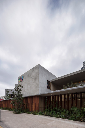 Miguel Montor, Baunetz, baunetz Meldung, Mexiko, Mexico, Mexiko-Stadt, Mexico-City, Umbau, Edge City, Interlomas, Schulbau, Walden Two, Pdagogik, Reformpdagogik, Onnis Luque