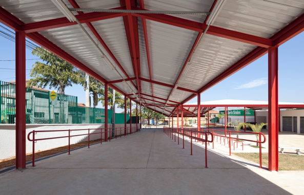 Alberto Simes Park, Pedro Paes, Eugenio Teixeira Borges, IDOM, So Jos dos Campos, Brasilien, 2016, Landschaftsplanung, Abenteuerpark, Baumwipfelpfad, Parkanlage, rot