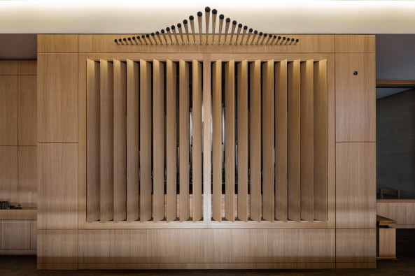 Kirchenbau, Beton, Neuapostolische Kirche, Pliezhausen, skulptural, Leichtbeton, Schwarzstahl, Baunetz, sakral, erdfarben, Pigmente, Tuffstein, Ackermann Raff Architekten, Marcus Ebener