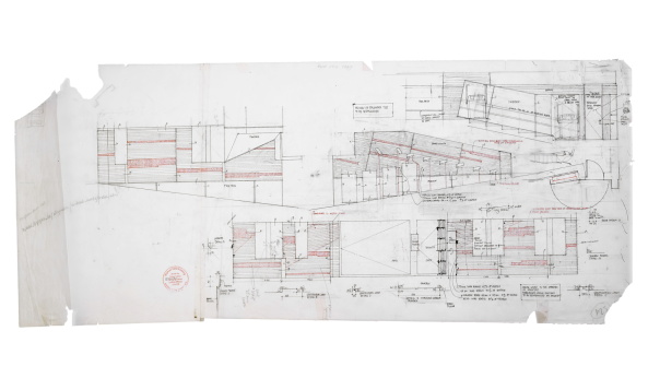 Baunetz, Meldung, Peter Salter, Crispin Kelley, H�l�ne Binet, London, luxus, luxurious living, gated living, courtyard, Inennhof, interior, Interieur, Alison Smithson, Peter Smithson, extravaganz, material, Holz, Fensterl�den, shutters, wood, facade, Fassade, R�ckzug, Introvertiertheit, Privatheit, privacy, Abschottung