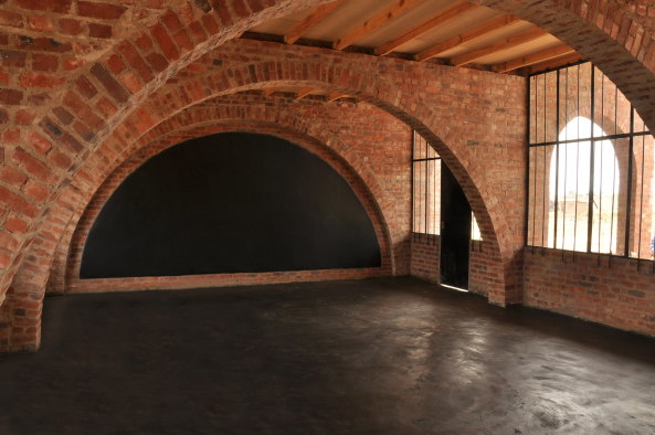 Dritte Welt, Ingenieure ohne Grenzen e.V., Hopley, Harare, Zimbabwe, Operation Murambatsvina, Massenobdachlosigkeit, Slum, informelle Siedlung, Gemeindezentrum, Schulbau, Lehmziegel, Studentenprojekt, Erwachsenenbildung Exodos