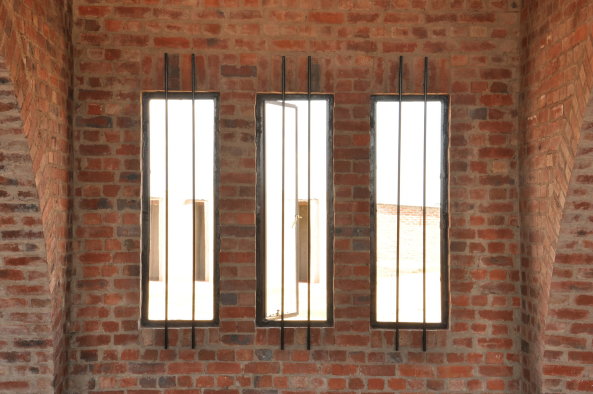 Dritte Welt, Ingenieure ohne Grenzen e.V., Hopley, Harare, Zimbabwe, Operation Murambatsvina, Massenobdachlosigkeit, Slum, informelle Siedlung, Gemeindezentrum, Schulbau, Lehmziegel, Studentenprojekt, Erwachsenenbildung Exodos