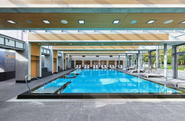 Hotel, Baunetz, Baunetz Meldung, Erweiterung, extension, Spa, Wellness, Pool, Schwimmbad, Valentin Wormbs, AHM Architekten,Peenetal, Peter Arnke, Brigitte Hntsch, Rolf Mattmller, Arnke Hntsch Mattmller, Umbau, Liepen, Gutshof Liepen, Hotel und Restaurant am Peenetal, Sauna