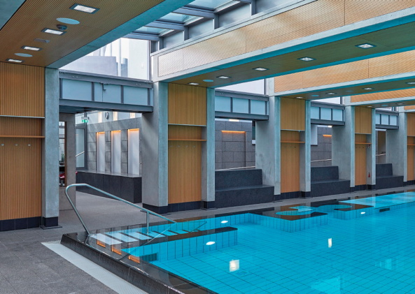 Hotel, Baunetz, Baunetz Meldung, Erweiterung, extension, Spa, Wellness, Pool, Schwimmbad, Valentin Wormbs, AHM Architekten,Peenetal, Peter Arnke, Brigitte H�ntsch, Rolf Mattm�ller, Arnke H�ntsch Mattm�ller, Umbau, Liepen, Gutshof Liepen, Hotel und Restaurant am Peenetal, Sauna