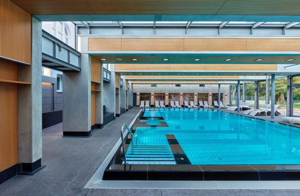 Hotel, Baunetz, Baunetz Meldung, Erweiterung, extension, Spa, Wellness, Pool, Schwimmbad, Valentin Wormbs, AHM Architekten,Peenetal, Peter Arnke, Brigitte Hntsch, Rolf Mattmller, Arnke Hntsch Mattmller, Umbau, Liepen, Gutshof Liepen, Hotel und Restaurant am Peenetal, Sauna