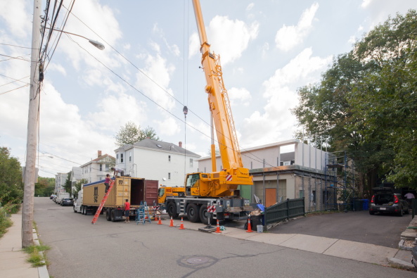 Ensamble Studio, Brookline, Brookline Massachusetts, Leichtbau, Bauschaum, foam, seel structure, Stahlgerst, Einfamilienhaus, single family house, Aufstockung, Umbau, reorganisation, extension, architecture film, construction process, Bauprozess, Architekturfilm, Madrid, pre-fabrication, Vorfertigung, Allraum