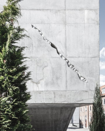 Gekonnt rissige W�nde beim B�rohaus von SLETH in Aarhus.