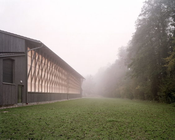 Noch eine Scheune: Turnhalle in Haiming von Almannai Fischer Architekten