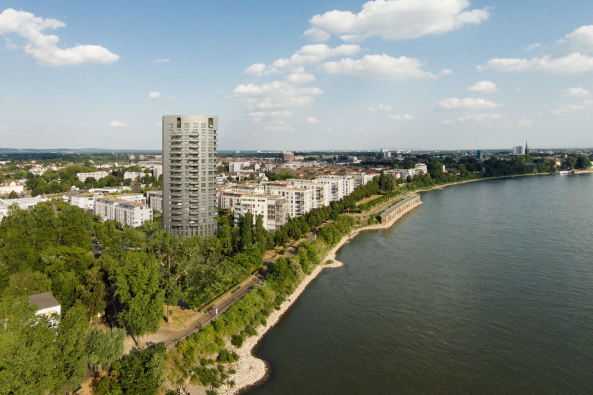 Hochhaus in K�ln von kister scheithauer gross (ksg) und S + L Plan Architekten + Ingenieure, Ausf�hrung: con-tura Architekten + Ingenieure