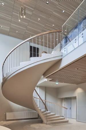 Sn�hetta, Lillehammer, Museum, Kino, Cinema, Expansion, Erweiterung, Lillehammer Kunstmuseum, cantilever, Stainless Steel, Weidemansalen, Weidemann, Norwegian architecture, Bard Breivik, Erling Viksj�, Naturbetong, Waschbeton, Olympic Wintergames, Mark Syke, Ketil Jacobsen