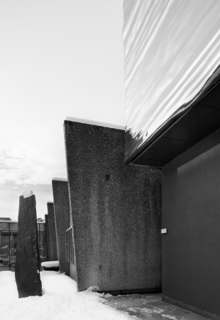 Sn�hetta, Lillehammer, Museum, Kino, Cinema, Expansion, Erweiterung, Lillehammer Kunstmuseum, cantilever, Stainless Steel, Weidemansalen, Weidemann, Norwegian architecture, Bard Breivik, Erling Viksj�, Naturbetong, Waschbeton, Olympic Wintergames, Mark Syke, Ketil Jacobsen