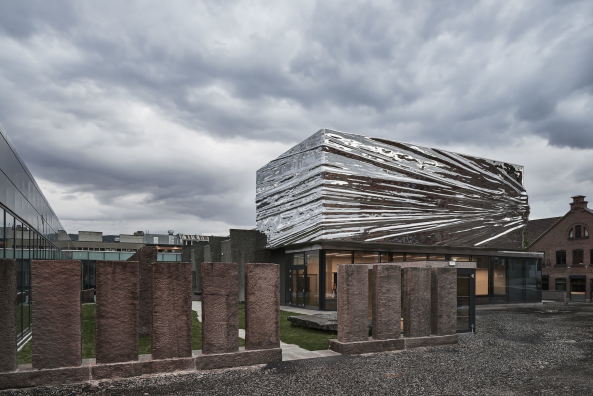 Snhetta, Lillehammer, Museum, Kino, Cinema, Expansion, Erweiterung, Lillehammer Kunstmuseum, cantilever, Stainless Steel, Weidemansalen, Weidemann, Norwegian architecture, Bard Breivik, Erling Viksj, Naturbetong, Waschbeton, Olympic Wintergames, Mark Syke, Ketil Jacobsen