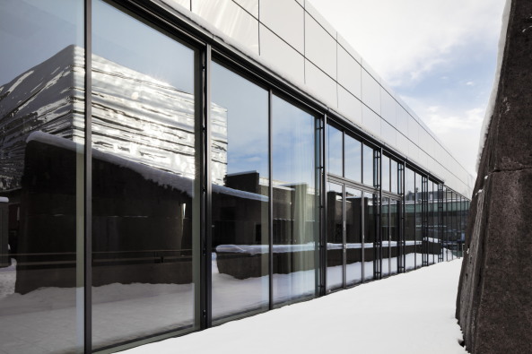 Sn�hetta, Lillehammer, Museum, Kino, Cinema, Expansion, Erweiterung, Lillehammer Kunstmuseum, cantilever, Stainless Steel, Weidemansalen, Weidemann, Norwegian architecture, Bard Breivik, Erling Viksj�, Naturbetong, Waschbeton, Olympic Wintergames, Mark Syke, Ketil Jacobsen