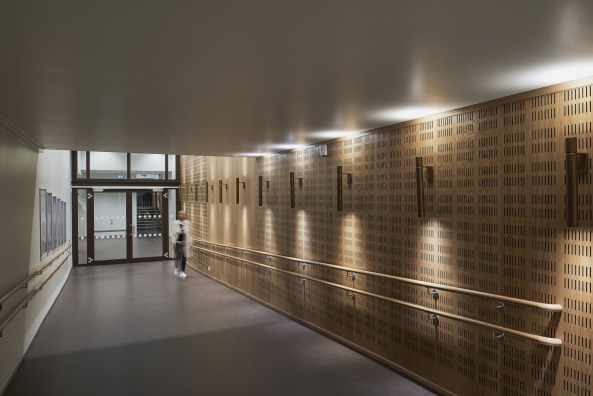 Sn�hetta, Lillehammer, Museum, Kino, Cinema, Expansion, Erweiterung, Lillehammer Kunstmuseum, cantilever, Stainless Steel, Weidemansalen, Weidemann, Norwegian architecture, Bard Breivik, Erling Viksj�, Naturbetong, Waschbeton, Olympic Wintergames, Mark Syke, Ketil Jacobsen