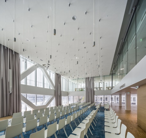 Bank, Frankreich, Nantes, Credit Mutuel, AIA Associ�s, Heliotrop, Transparenz, Transparency, Glasfassade, Silkscreen, Siebdruck, B�rogeb�ude, Officebuilding, Luc Boegly, Guillaume Sartre, Richard Hamilton, France