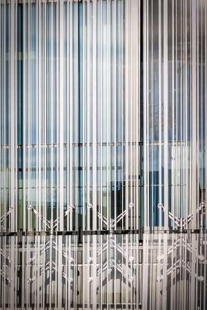 Bank, Frankreich, Nantes, Credit Mutuel, AIA Associ�s, Heliotrop, Transparenz, Transparency, Glasfassade, Silkscreen, Siebdruck, B�rogeb�ude, Officebuilding, Luc Boegly, Guillaume Sartre, Richard Hamilton, France