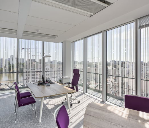 Bank, Frankreich, Nantes, Credit Mutuel, AIA Associ�s, Heliotrop, Transparenz, Transparency, Glasfassade, Silkscreen, Siebdruck, B�rogeb�ude, Officebuilding, Luc Boegly, Guillaume Sartre, Richard Hamilton, France