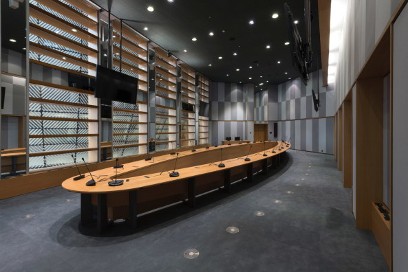 Philippe Samyn, Marie-Fran�oise Plissart, Quentin Olbrechts, Thierry Henrard, Jacques Ceyssens, European Union, europa, europa-geb�ude, europ�ische union, europ�ischer rat, ratssitz, neubau, umbau, denkmal, aufstockung, glas, glauskubus, transparenz, fassade, doppelte, laterne, vase, stahl, dach, photovoltaik, solar, sonnenenergie, energie, fenster, austausch, farben, saal, Lex-Geb�ude und Justus Lipsius, Michel Polak, Samyn and Partners, br�ssel, Georges Meurant, R�sidence, Palace, residence