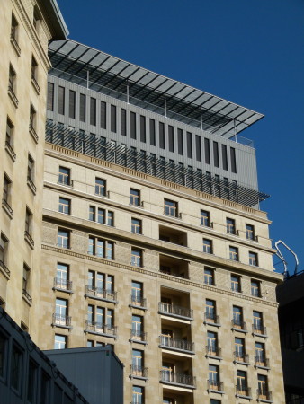 Philippe Samyn, Marie-Fran�oise Plissart, Quentin Olbrechts, Thierry Henrard, Jacques Ceyssens, European Union, europa, europa-geb�ude, europ�ische union, europ�ischer rat, ratssitz, neubau, umbau, denkmal, aufstockung, glas, glauskubus, transparenz, fassade, doppelte, laterne, vase, stahl, dach, photovoltaik, solar, sonnenenergie, energie, fenster, austausch, farben, saal, Lex-Geb�ude und Justus Lipsius, Michel Polak, Samyn and Partners, br�ssel, Georges Meurant, R�sidence, Palace, residence