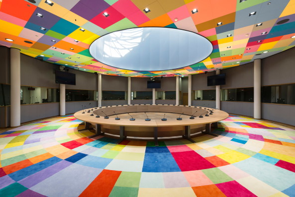 Philippe Samyn, Marie-Fran�oise Plissart, Quentin Olbrechts, Thierry Henrard, Jacques Ceyssens, European Union, europa, europa-geb�ude, europ�ische union, europ�ischer rat, ratssitz, neubau, umbau, denkmal, aufstockung, glas, glauskubus, transparenz, fassade, doppelte, laterne, vase, stahl, dach, photovoltaik, solar, sonnenenergie, energie, fenster, austausch, farben, saal, Lex-Geb�ude und Justus Lipsius, Michel Polak, Samyn and Partners, br�ssel, Georges Meurant, R�sidence, Palace, residence