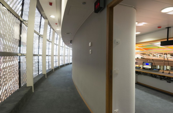 Philippe Samyn, Marie-Fran�oise Plissart, Quentin Olbrechts, Thierry Henrard, Jacques Ceyssens, European Union, europa, europa-geb�ude, europ�ische union, europ�ischer rat, ratssitz, neubau, umbau, denkmal, aufstockung, glas, glauskubus, transparenz, fassade, doppelte, laterne, vase, stahl, dach, photovoltaik, solar, sonnenenergie, energie, fenster, austausch, farben, saal, Lex-Geb�ude und Justus Lipsius, Michel Polak, Samyn and Partners, br�ssel, Georges Meurant, R�sidence, Palace, residence