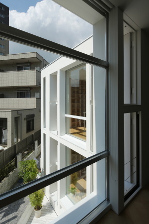 Mehrfamilienhaus in Tokio von Takuro Yamamoto