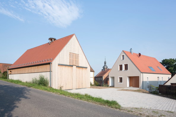 Putz, krnig, Holzstbe, Lrche, regional, verschobener Grundriss, shifted groundfloor, Hlle, shell, larch, Wohnhaus, Living, countryside, Stefan Mayer, Reinhardshofen, Markus Gentner