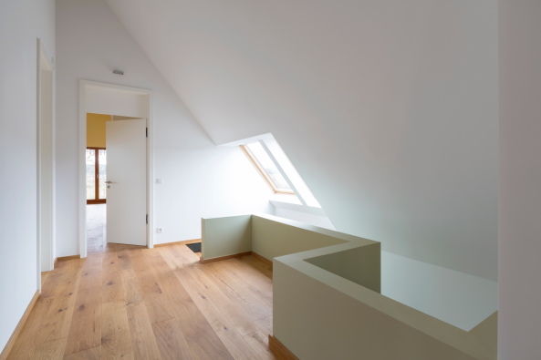 Putz, krnig, Holzstbe, Lrche, regional, verschobener Grundriss, shifted groundfloor, Hlle, shell, larch, Wohnhaus, Living, countryside, Stefan Mayer, Reinhardshofen, Markus Gentner