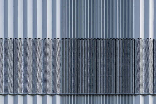 Klaas Verdu, 2dvw, belgien, niederlande, architekten, architectuurbureau, johan de wachter, aluminium, stahl, fassade, profile, gefalteter, gefaltet, gewerbe, packaging, deca, verpackungen, deka, halle, bro, firmenzentrale, headquarters, zentrale, sitz, unternehmenssitz, firmensitz, arc16, detail, award, faltung, johan de wachter, jdwa