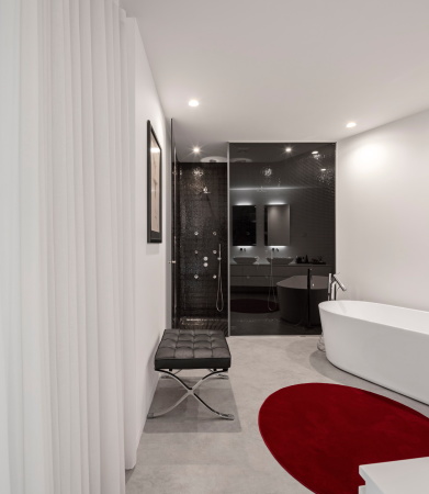 Baunetz, Baunetz Meldung, Sapceworkers, Villa, Einfamilienhaus, family house, Sichtbeton, Beton, concrete, glas, flie�ender Grundriss, organic groundplan, Paredes, Porto, Auto, Motorrad, car, motor bike, Fernando Guerra