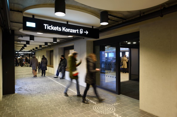 Elbphilharmonie, Hamburg, Hafencity Hamburg, Herzog & de Meuron, Jacques Herzog, Pierre de Meuron, Akustik, Konzerthaus, Konzertsaal, Neubau, Gro�projekt, Baukosten, Bauskandal, Hochtief, Elbphilharmonie Hamburg, Yasuhisa Toyota, Nagata Acoustics, Richtfest, Fassade, Orchester, Wei�e Haut, Konzerthalle, Baunetz, Baunetz-Meldungen, Architektur, Deutsche Architektur, Architektur und Musik, architecture and music, Laeiszhalle Elbphilharmonie Hamburg, Olaf Scholz, Musik an der Elbe, Hansestadt Hamburg, Architekturhighlight, Er�ffnung Elbphilharmonie, Er�ffnungskonzert, Konzert, Elphi, Ole von Beust, Kaispeicher A, Investor, Hamburger Hafen, Icon, Ikone, Speicherstadt, Fundament, Dach, Laeiszhalle, Orgel, Kammermusik, Karten Elbphilharmonie, uncube accoustics, Philharmonie