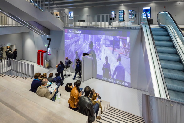 Baunetz, Baunetz Meldung, Architektur, architecture, Paris, Montparnasse, 14. Arrondissement, Frankreich, Kino Al�sia, Manuelle Gautrand, Kino, Cinema, animierte Fassade, LED, Luc Boegly, Guillaume Guerin