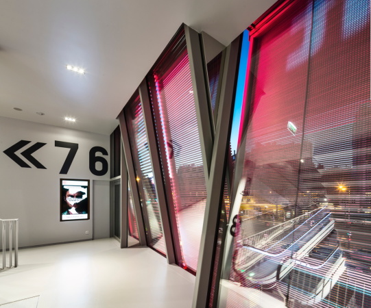 Baunetz, Baunetz Meldung, Architektur, architecture, Paris, Montparnasse, 14. Arrondissement, Frankreich, Kino Al�sia, Manuelle Gautrand, Kino, Cinema, animierte Fassade, LED, Luc Boegly, Guillaume Guerin