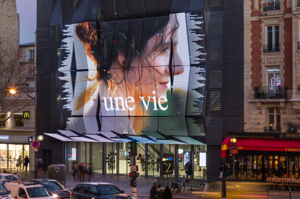 Baunetz, Baunetz Meldung, Architektur, architecture, Paris, Montparnasse, 14. Arrondissement, Frankreich, Kino Alsia, Manuelle Gautrand, Kino, Cinema, animierte Fassade, LED, Luc Boegly, Guillaume Guerin