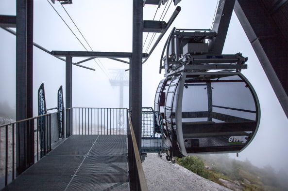 seilbahn, stausee, graub�nden, repr�sentativ, elektrizit�t, kraftwerk, see, schweiz, Alder Clavuot Nunzi, Planerwahlverfahren, Jungarchitekten, berg, alpen, alpin, newcomer, bergsee, bergbahn, talstation, bergstation, staumauer, panorama, gondel, jury, wettbewerb, neubau, beton, stahl, blech, Albignasee, Albigna