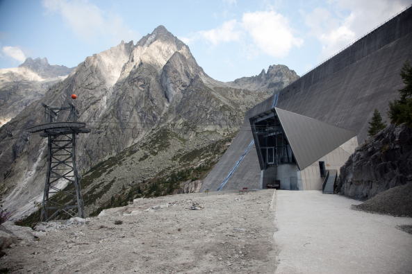 seilbahn, stausee, graub�nden, repr�sentativ, elektrizit�t, kraftwerk, see, schweiz, Alder Clavuot Nunzi, Planerwahlverfahren, Jungarchitekten, berg, alpen, alpin, newcomer, bergsee, bergbahn, talstation, bergstation, staumauer, panorama, gondel, jury, wettbewerb, neubau, beton, stahl, blech, Albignasee, Albigna