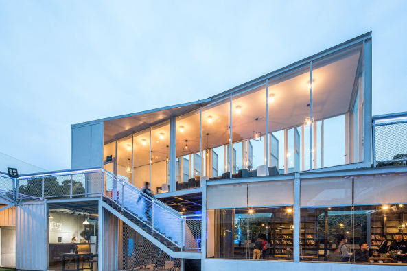 Horus Architectural Design, HAD, Epos Architects, Zhou Yonggang, JingJuSi, Chengdu, China, black box gym, sports centre, Arch-exist Photography, steel, Stahl, Hof, courtyard, temporre Architektur, leichte Struktur, light structure, low-cost, billiges Bauen, temporary architecture, Baunetz, Baunetz Meldung, Architektur, architecture