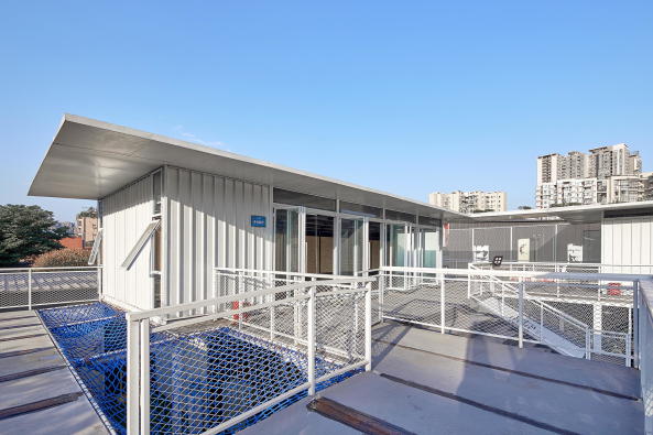 Horus Architectural Design, HAD, Epos Architects, Zhou Yonggang, JingJuSi, Chengdu, China, black box gym, sports centre, Arch-exist Photography, steel, Stahl, Hof, courtyard, tempor�re Architektur, leichte Struktur, light structure, low-cost, billiges Bauen, temporary architecture, Baunetz, Baunetz Meldung, Architektur, architecture