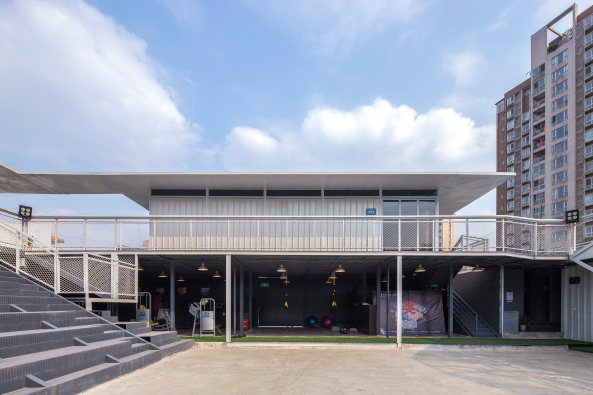 Horus Architectural Design, HAD, Epos Architects, Zhou Yonggang, JingJuSi, Chengdu, China, black box gym, sports centre, Arch-exist Photography, steel, Stahl, Hof, courtyard, tempor�re Architektur, leichte Struktur, light structure, low-cost, billiges Bauen, temporary architecture, Baunetz, Baunetz Meldung, Architektur, architecture