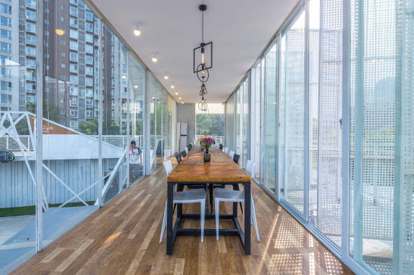 Horus Architectural Design, HAD, Epos Architects, Zhou Yonggang, JingJuSi, Chengdu, China, black box gym, sports centre, Arch-exist Photography, steel, Stahl, Hof, courtyard, temporre Architektur, leichte Struktur, light structure, low-cost, billiges Bauen, temporary architecture, Baunetz, Baunetz Meldung, Architektur, architecture